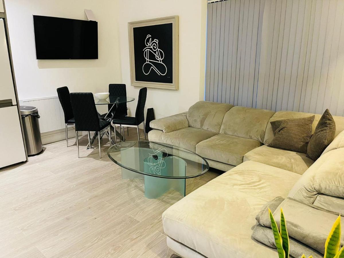 Salt Hill Windsor Legoland Eton Heathrow Luxury 2 Bed 1 Bath Free Parking Apartment Slough Exterior foto