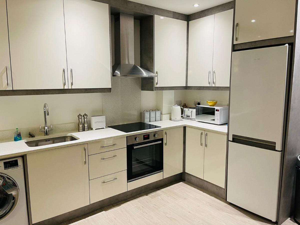 Salt Hill Windsor Legoland Eton Heathrow Luxury 2 Bed 1 Bath Free Parking Apartment Slough Exterior foto