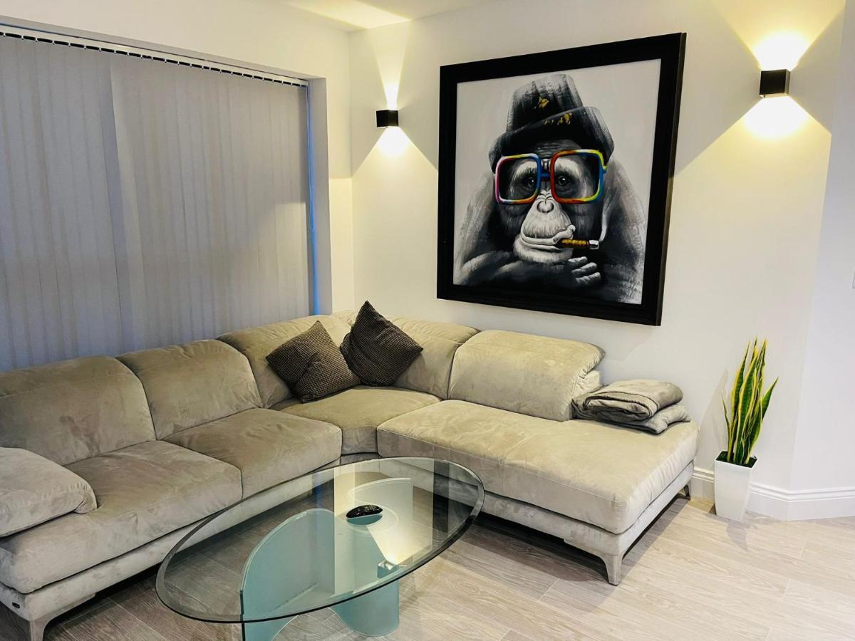 Salt Hill Windsor Legoland Eton Heathrow Luxury 2 Bed 1 Bath Free Parking Apartment Slough Exterior foto
