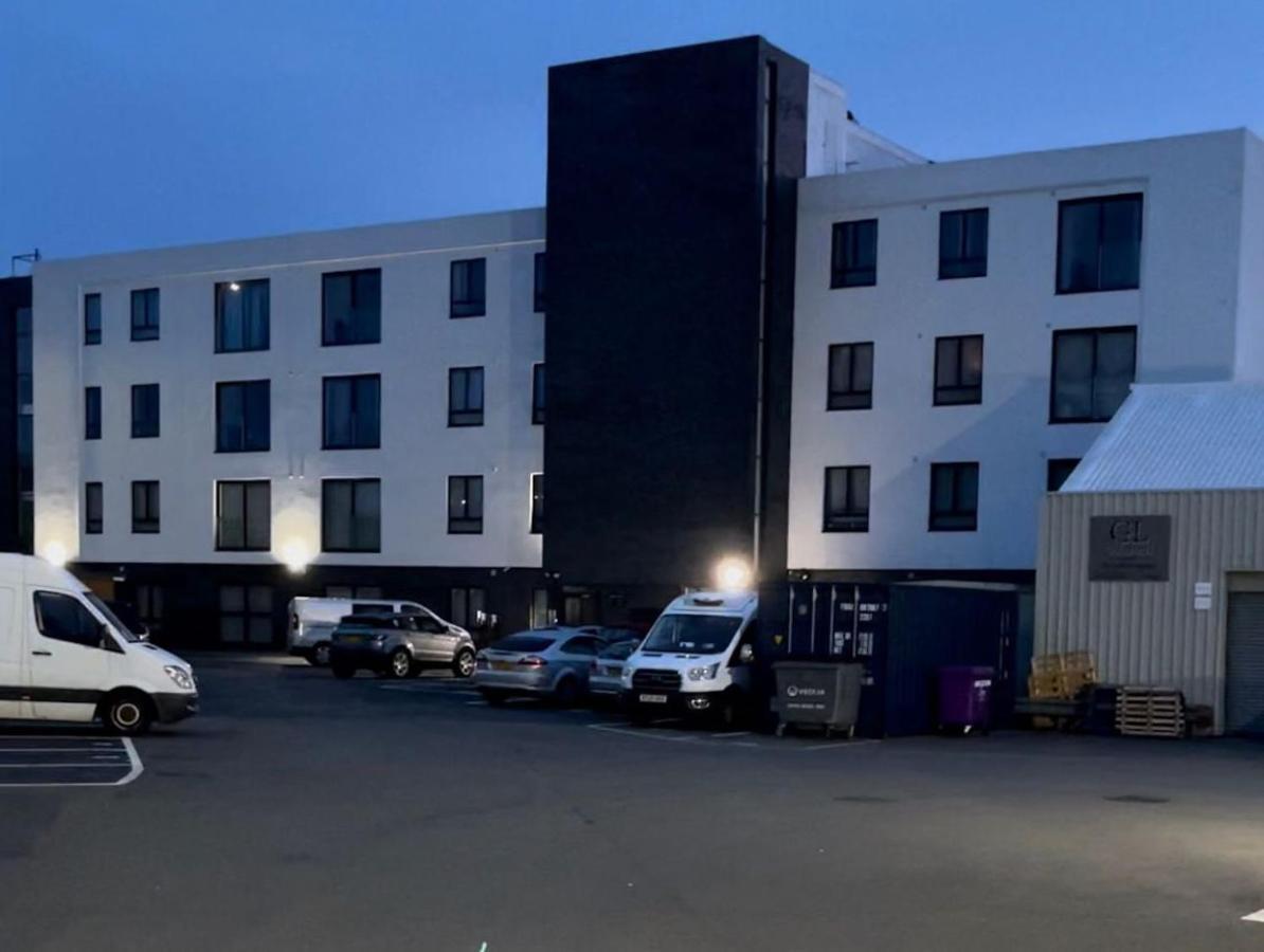 Salt Hill Windsor Legoland Eton Heathrow Luxury 2 Bed 1 Bath Free Parking Apartment Slough Exterior foto